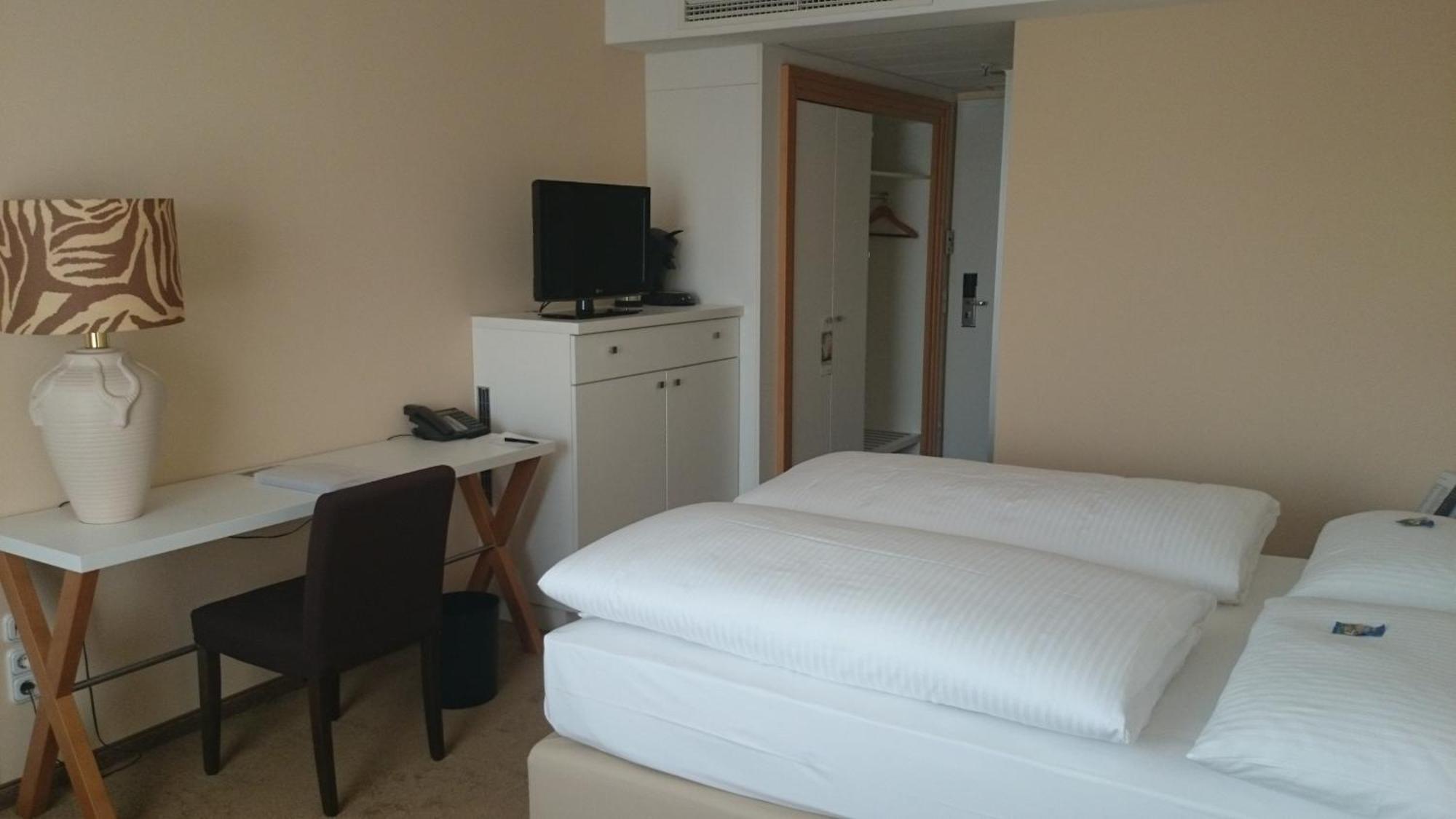 Double Room,17647649:JPEG