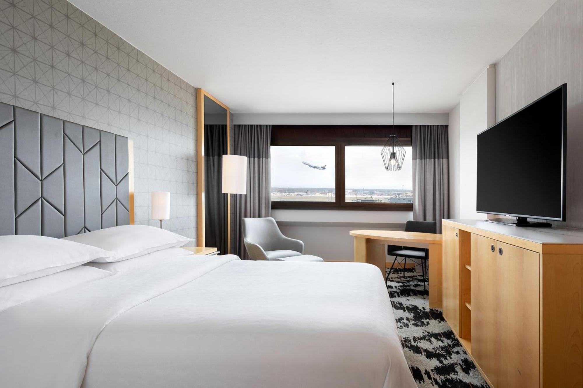 Deluxe Room Guest room 1 King or 1 Queen