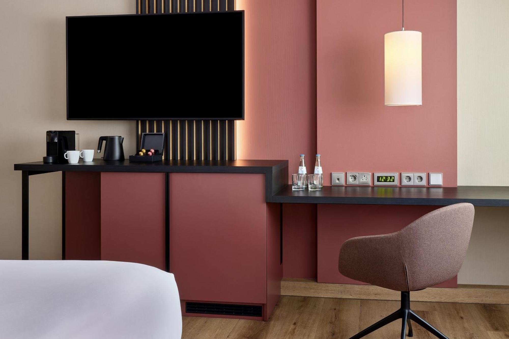 Premium Room Guest room 1 King or 1 Queen