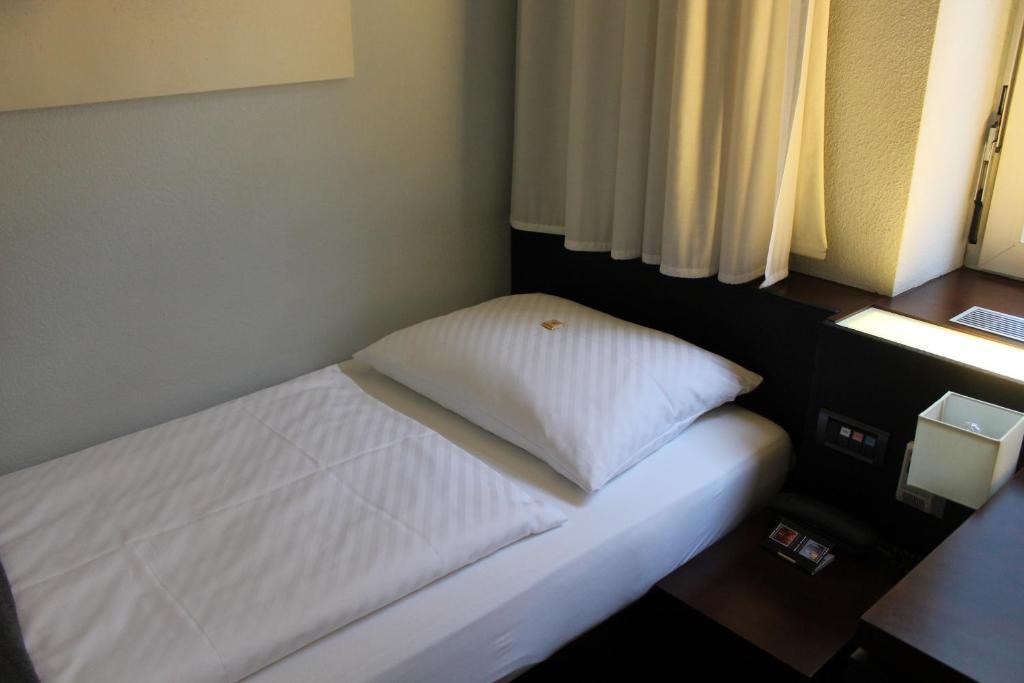 Single Room,557501952:JPEG